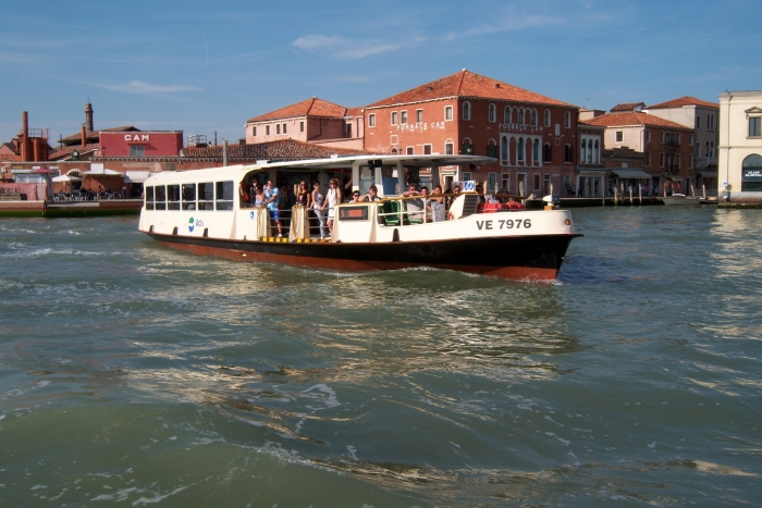 100_1730 small VENICE.jpg - 268903 Bytes